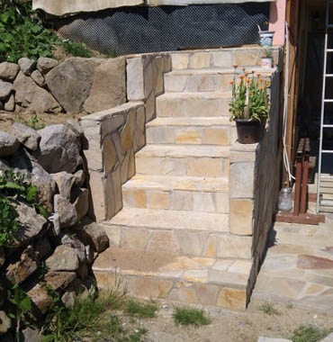 kamenné schody úložné